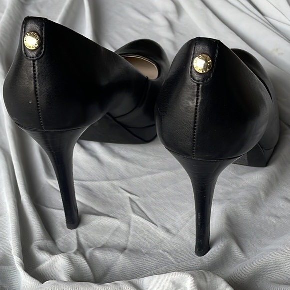 Michael Kors Black Leather Heels 7.5 - Picture 4 of 4